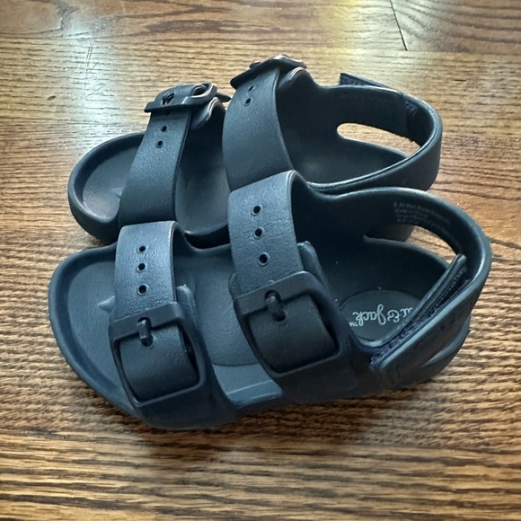 Cat & jack sandals - Picture 1 of 2